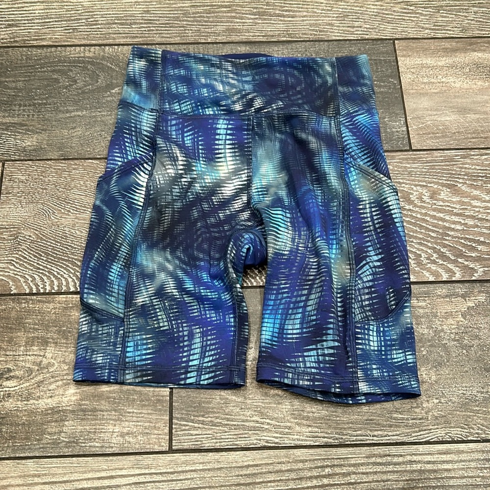 22. Lulu Invigorate HR Short
